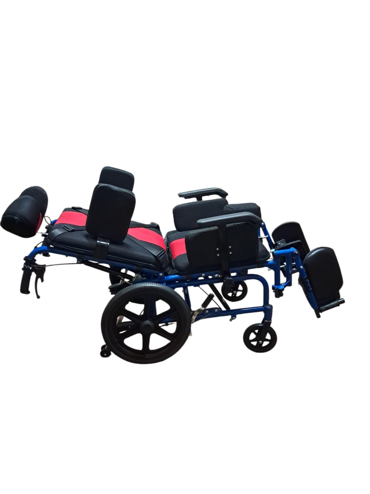 Silla de Ruedas Neurológica Pediátrica tipo Camilla KY958LC-A talla 36 – Precio Especial Producto de Exhibición